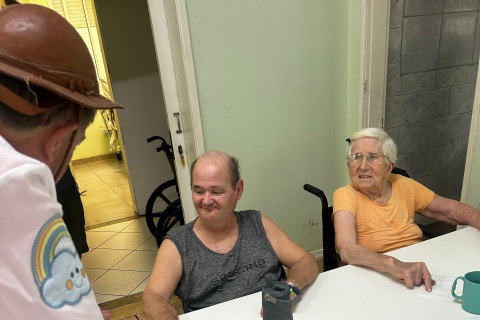 Dose de Alegria: Dr. Do Riso Airton Rathke que interpreta Dr Jeca leva, sorrisos ao Hospital Osvaldo Teixeira em Tucunduva