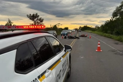 MOTOCICLISTA FICA FERIDO APÓS ATROPELAR CAVALO NO RS